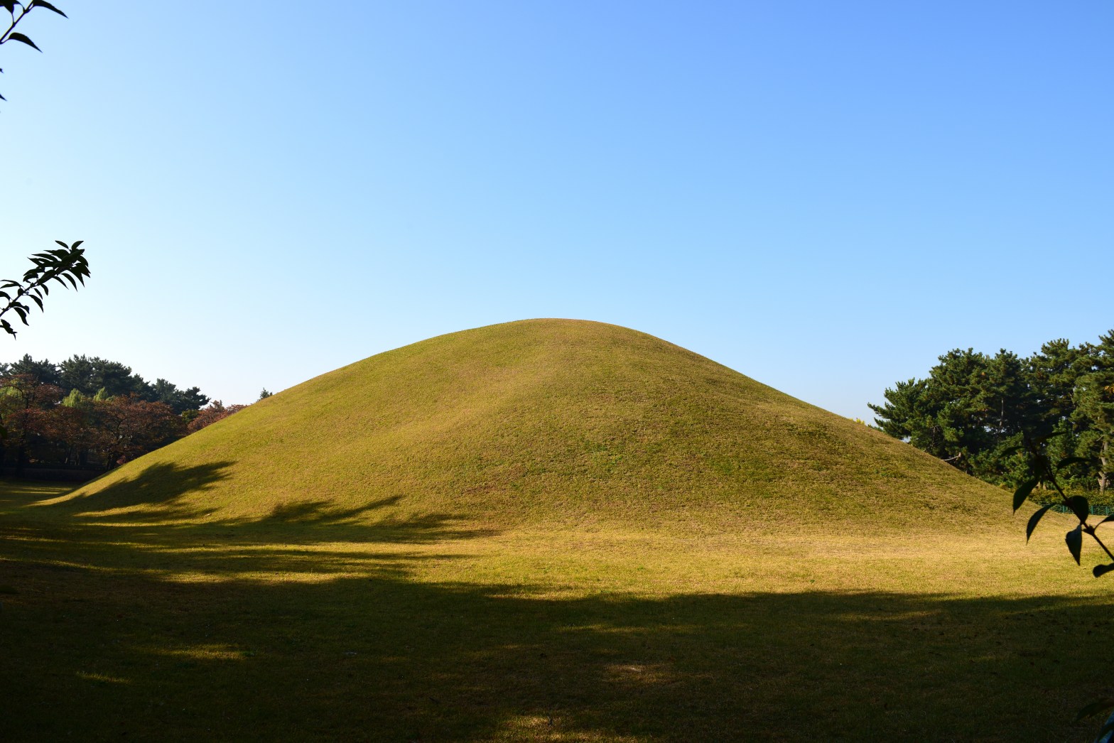 Grassy round royal tombs of the Silla kingdom at Daereungwon in Gyeongju, South Korea